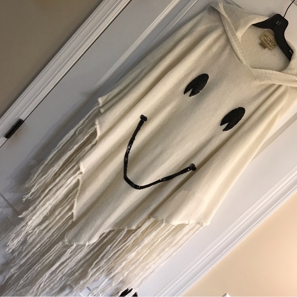 😊Wildfox White Label Rare Happy Face Poncho - Picture 5 of 9